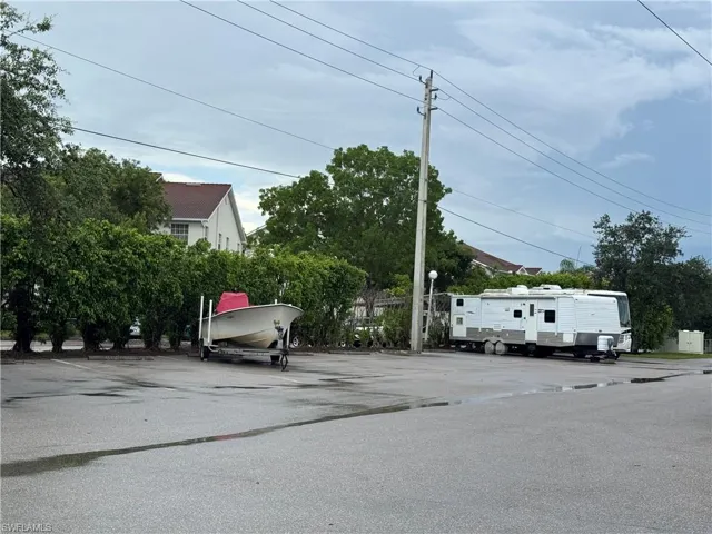 4710  Saint Croix  LN, Naples, FL 34109