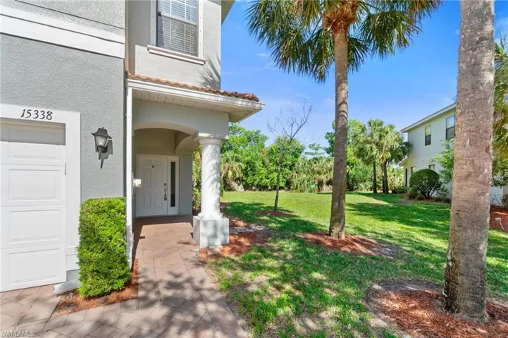 15338  Summit Place  CIR, Naples, FL 34119