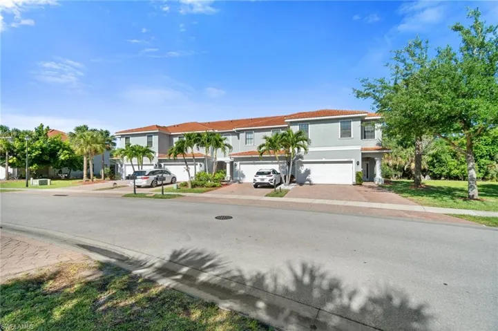 15338  Summit Place  CIR, Naples, FL 34119