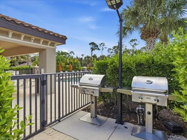 9840 Venezia Cir 815, Naples, Florida 34113