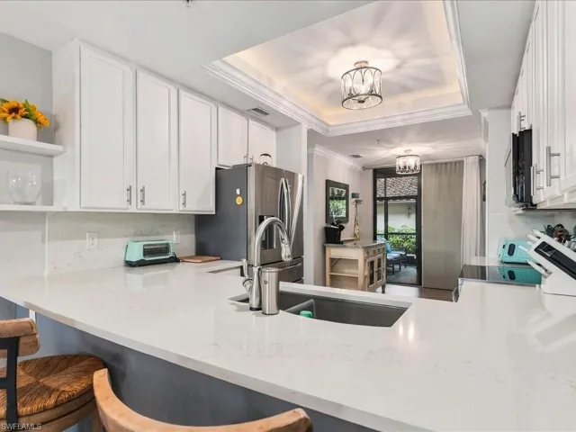 9840 Venezia Cir 815, Naples, Florida 34113