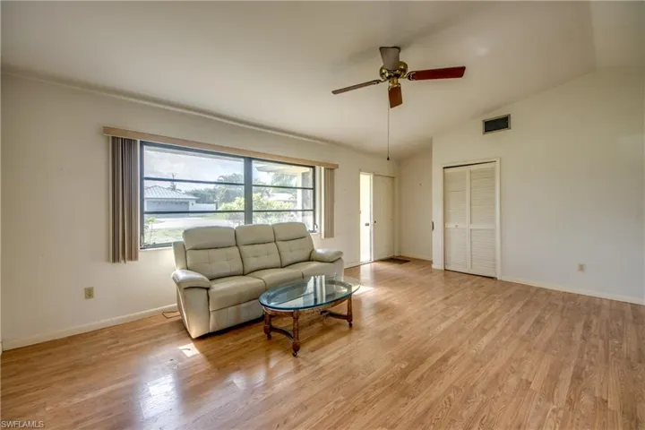 3810 Sw 7th Ave, Cape Coral, Florida 33914