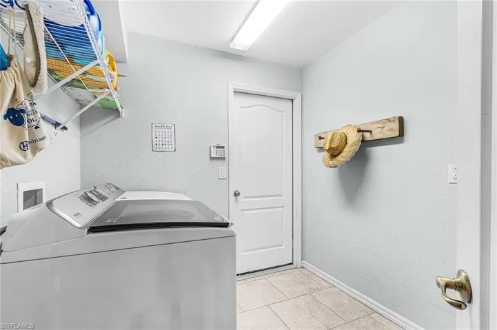 2847 Nw 46th Pl, Cape Coral, Florida 33993