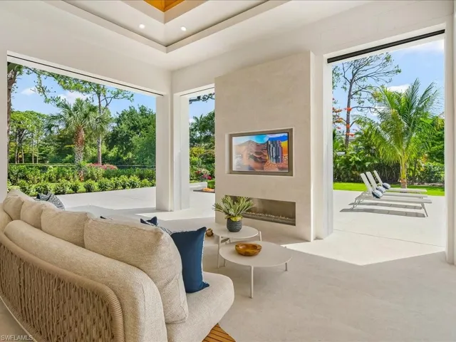 500 Ridge Dr, Naples, Florida 34108
