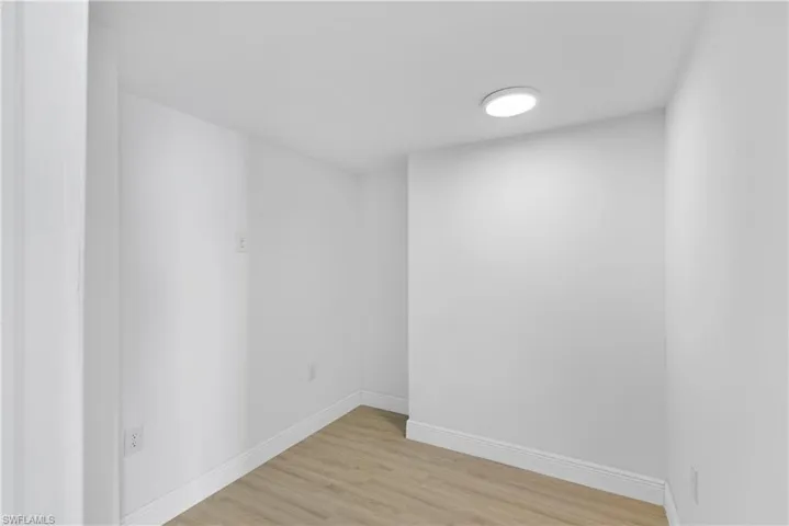 Apartment 1room with A/C but no window