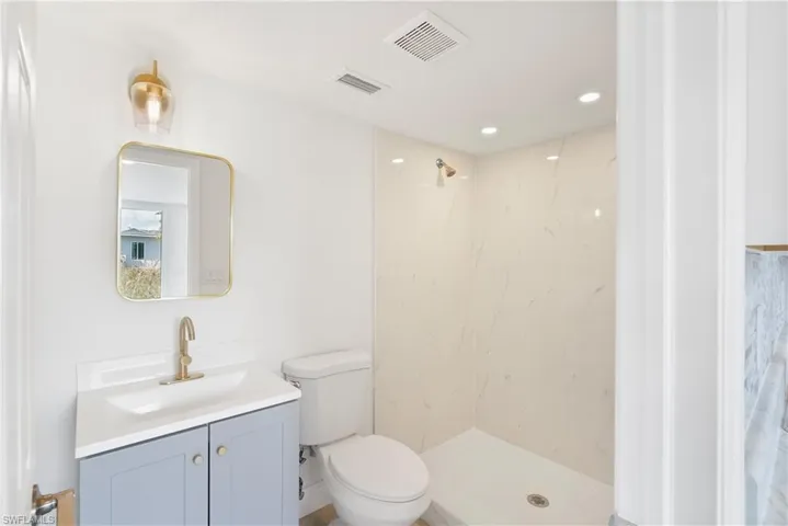 Apartment 2 - Bathroom