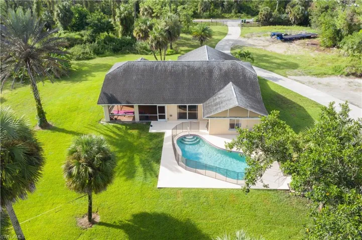 1333 20th Ave Ne, Naples, Florida 34120