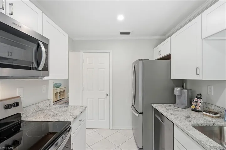 1281 Solana Rd, Naples, Florida 34103