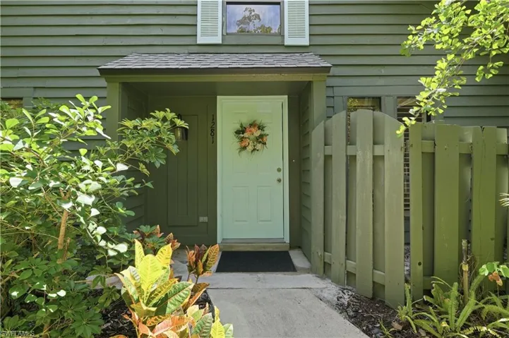 1281 Solana Rd, Naples, Florida 34103