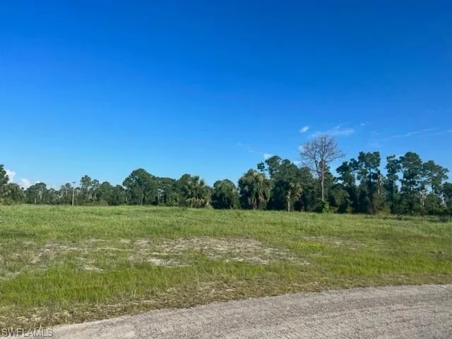 901  Plantation  RD, Lehigh Acres, FL 33974