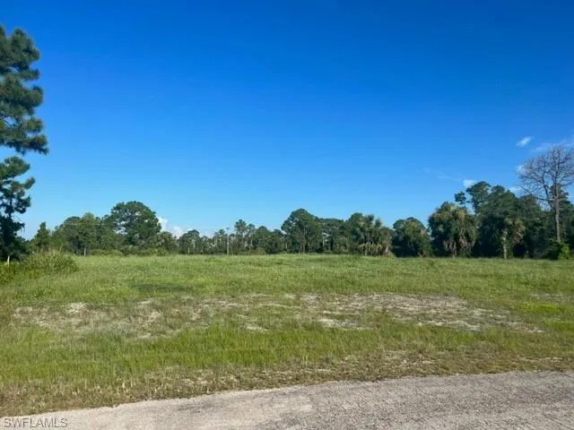 901  Plantation  RD, Lehigh Acres, FL 33974