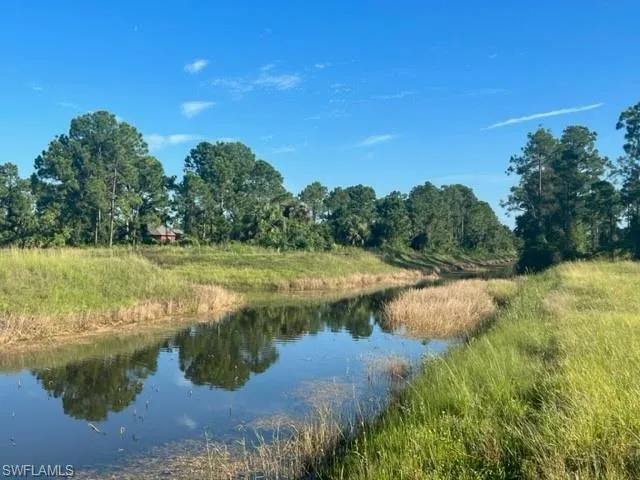 901  Plantation  RD, Lehigh Acres, FL 33974