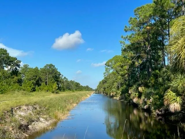 901  Plantation  RD, Lehigh Acres, FL 33974
