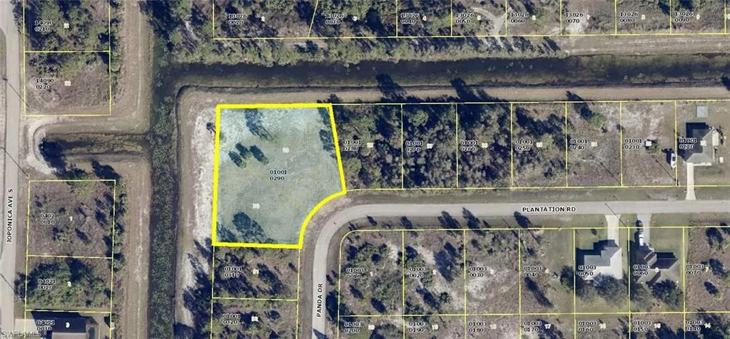 901  Plantation  RD, Lehigh Acres, FL 33974