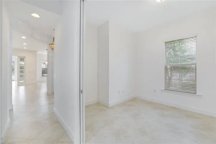 6549  Dominica  DR, Naples, FL 34113