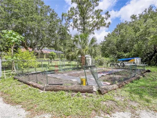 530 13th St Nw, Naples, Florida 34120