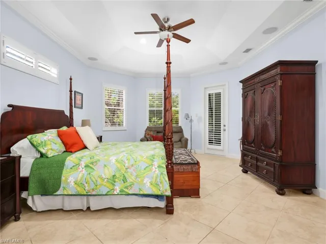530 13th St Nw, Naples, Florida 34120
