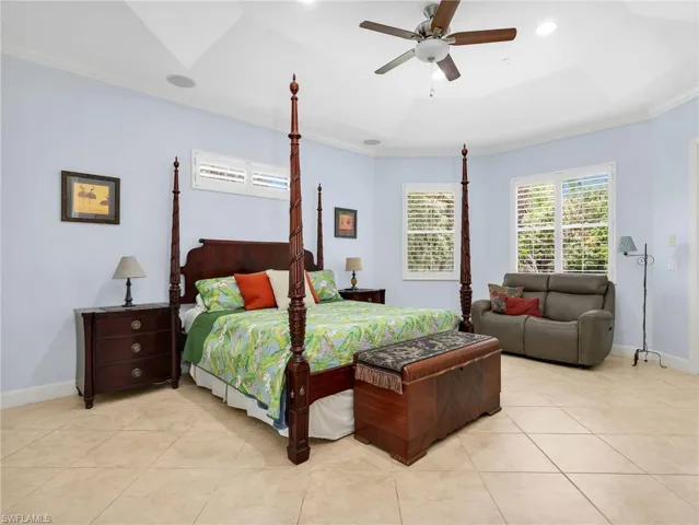 530 13th St Nw, Naples, Florida 34120