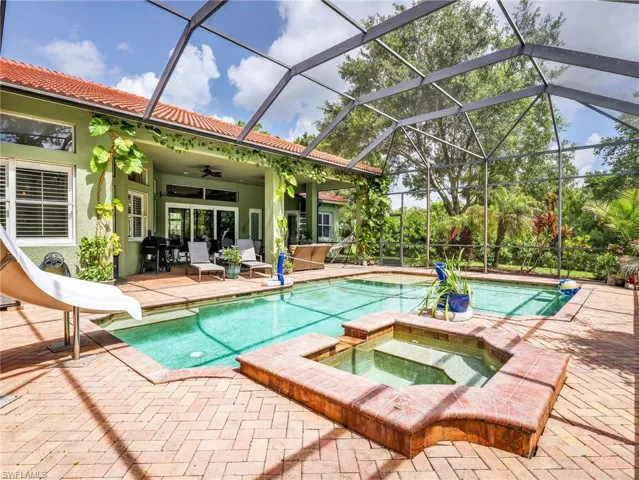 530 13th St Nw, Naples, Florida 34120