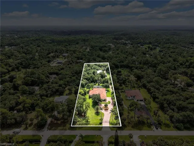 530 13th St Nw, Naples, Florida 34120