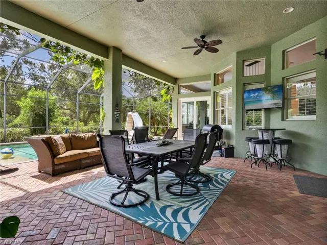 530 13th St Nw, Naples, Florida 34120