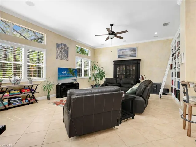 530 13th St Nw, Naples, Florida 34120