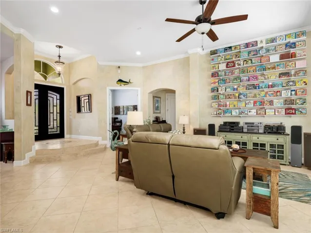 530 13th St Nw, Naples, Florida 34120