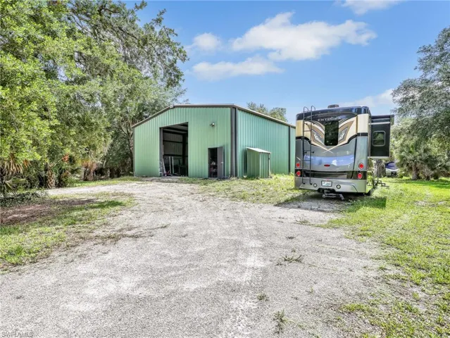 530 13th St Nw, Naples, Florida 34120