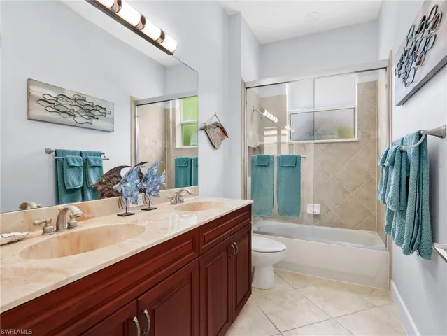 530 13th St Nw, Naples, Florida 34120