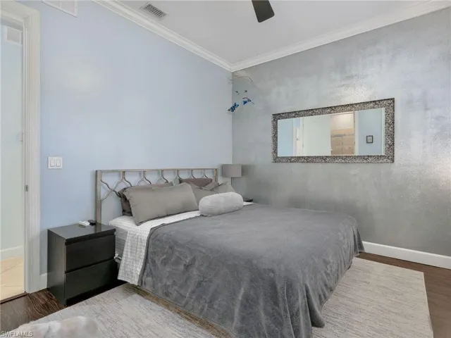 530 13th St Nw, Naples, Florida 34120