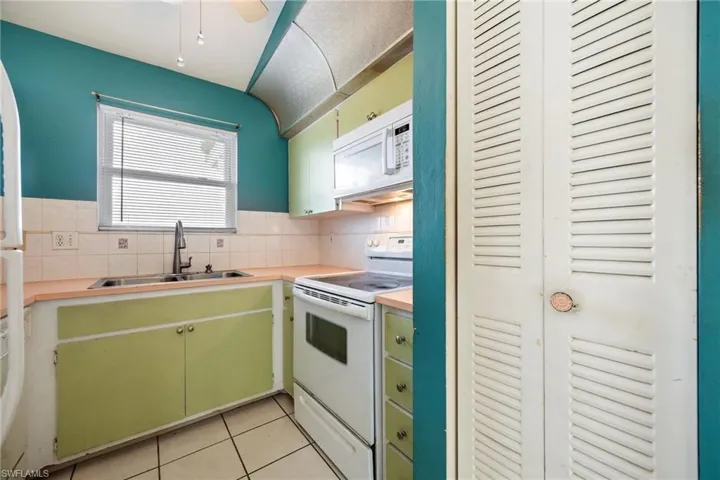 1333 Sw 5th Pl, Cape Coral, Florida 33991