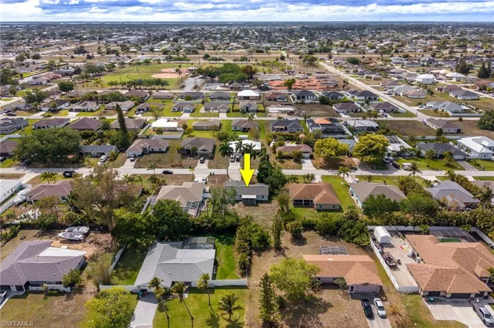 1333 Sw 5th Pl, Cape Coral, Florida 33991