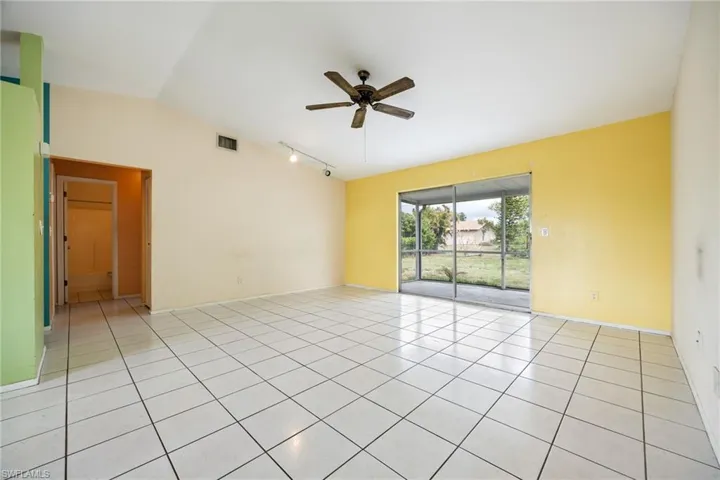 1333 Sw 5th Pl, Cape Coral, Florida 33991