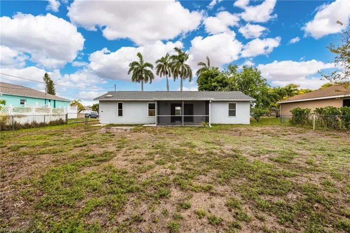 1333 Sw 5th Pl, Cape Coral, Florida 33991