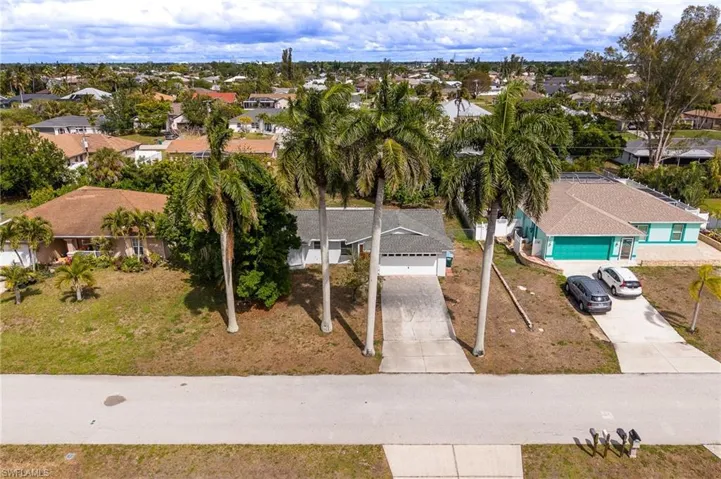 1333 Sw 5th Pl, Cape Coral, Florida 33991