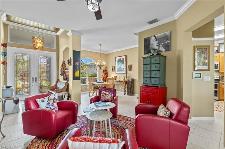 Sitting room, perfect for entertaining guests.