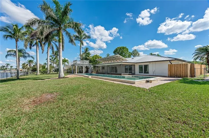 335  Shore  DR, Fort Myers, FL 33905