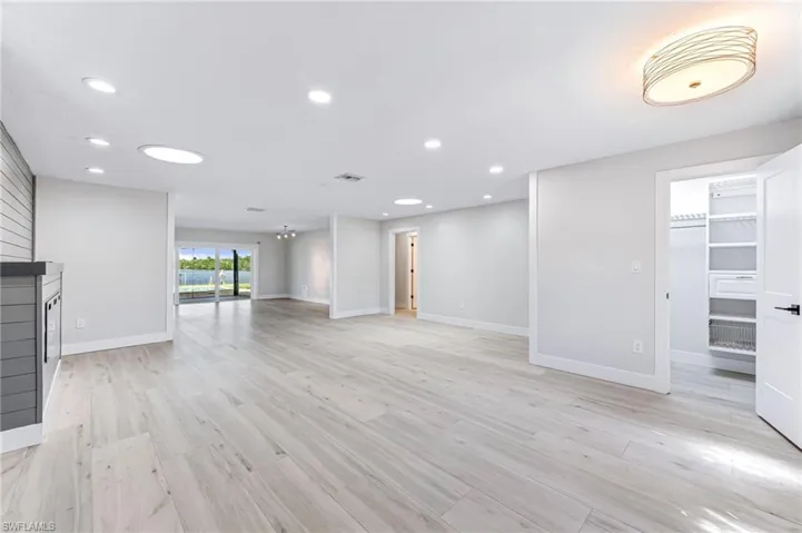 335  Shore  DR, Fort Myers, FL 33905