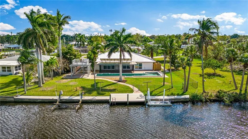 335  Shore  DR, Fort Myers, FL 33905
