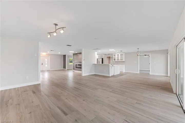335  Shore  DR, Fort Myers, FL 33905