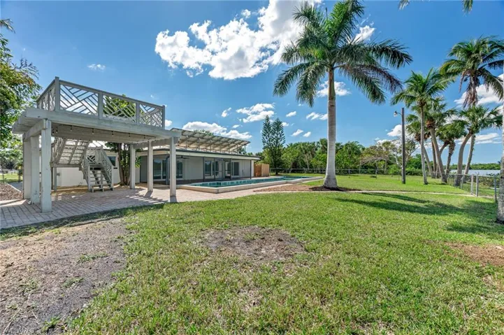 335  Shore  DR, Fort Myers, FL 33905