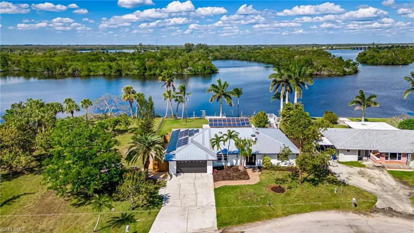 335  Shore  DR, Fort Myers, FL 33905