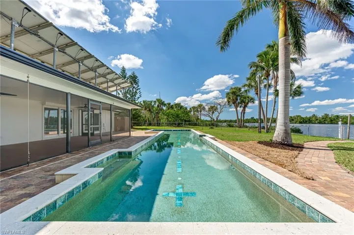 335  Shore  DR, Fort Myers, FL 33905