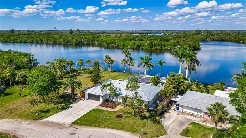 335  Shore  DR, Fort Myers, FL 33905