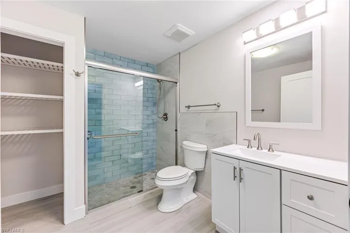 335  Shore  DR, Fort Myers, FL 33905