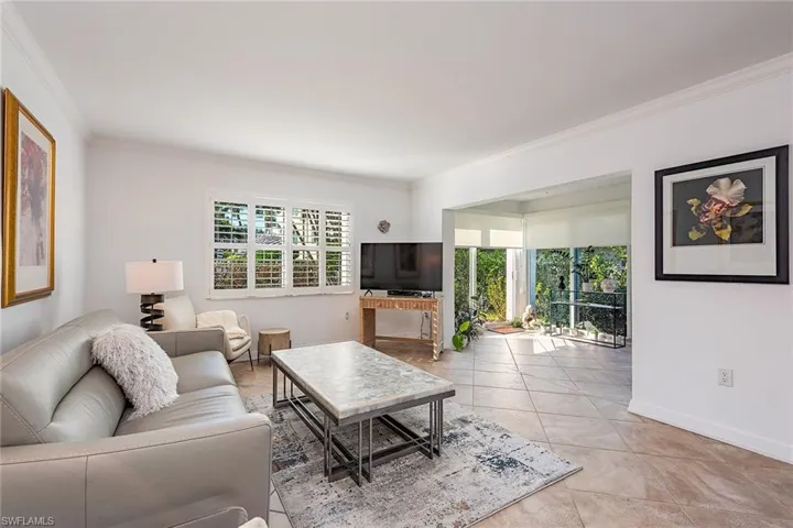 1930  Gulf Shore N BLVD, Naples, FL 34102