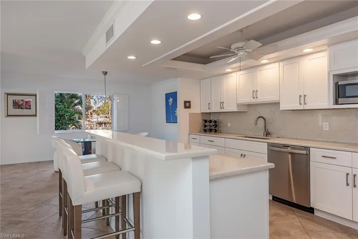 1930  Gulf Shore N BLVD, Naples, FL 34102