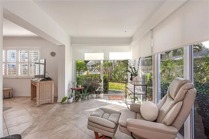 1930  Gulf Shore N BLVD, Naples, FL 34102