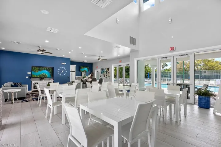 Short distance to the pool!
