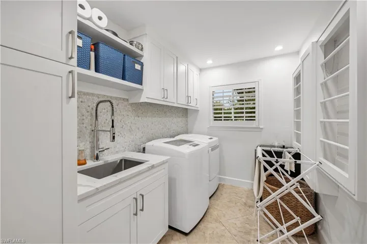 199  Edgemere S WAY, Naples, FL 34105